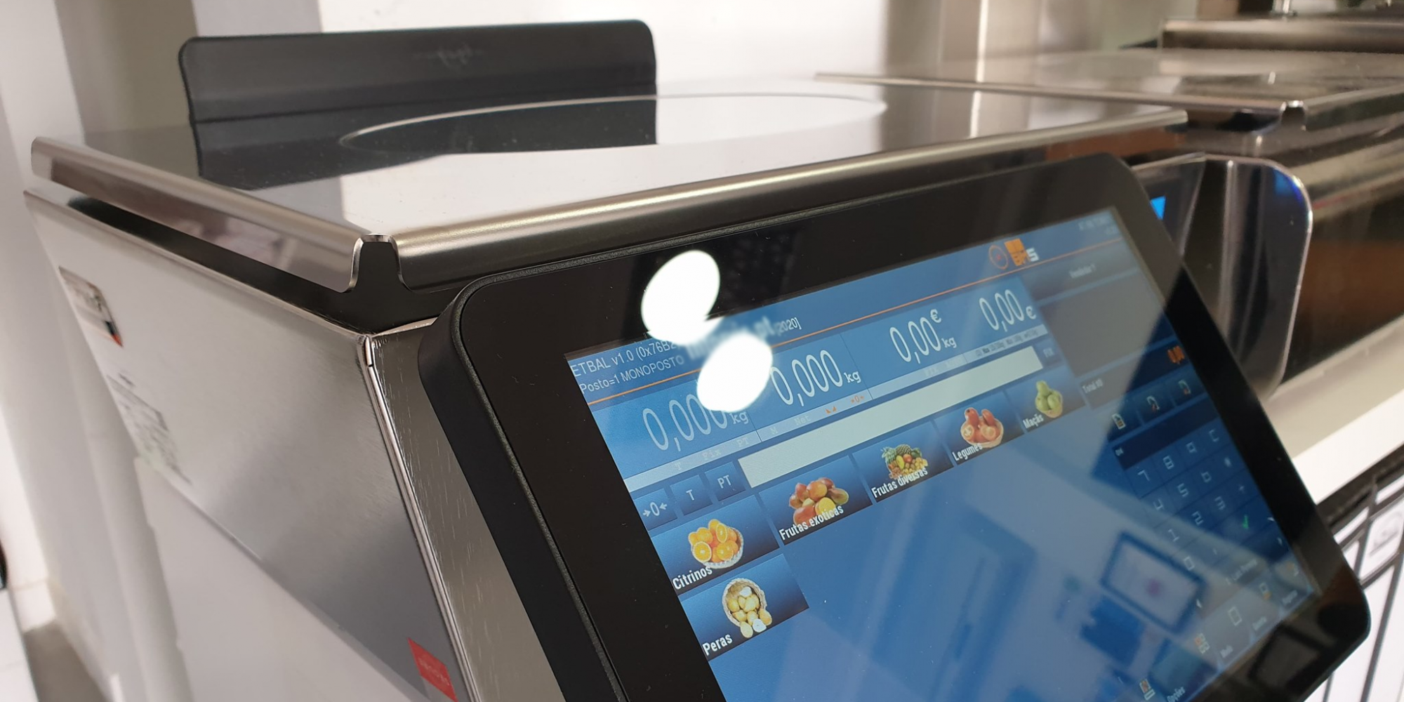 PESAJE 101: FACTORES QUE PUEDEN INTERFERIR EN EL DESEMPEÑO DE SU BALANZA